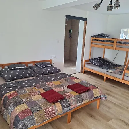 Gyuemoelcsoes Vendeghaz, Poroszlo, Tisza-to - Fruit Orchard Guest House, Poroszlo, Tisza Apartment *